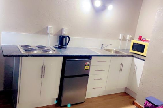 Studio - kitchenette