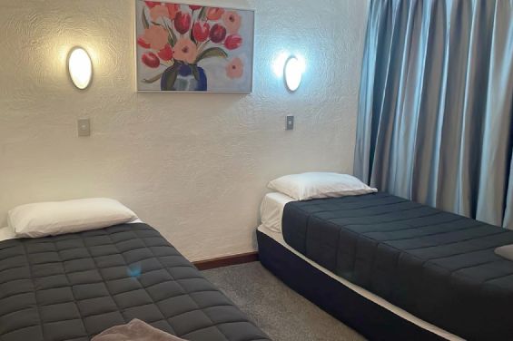 1-Bedroom Apartment - single beds