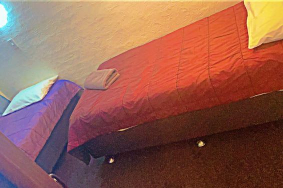 2-Bedroom Apartment - single beds